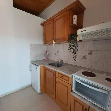 Theo Apartment *